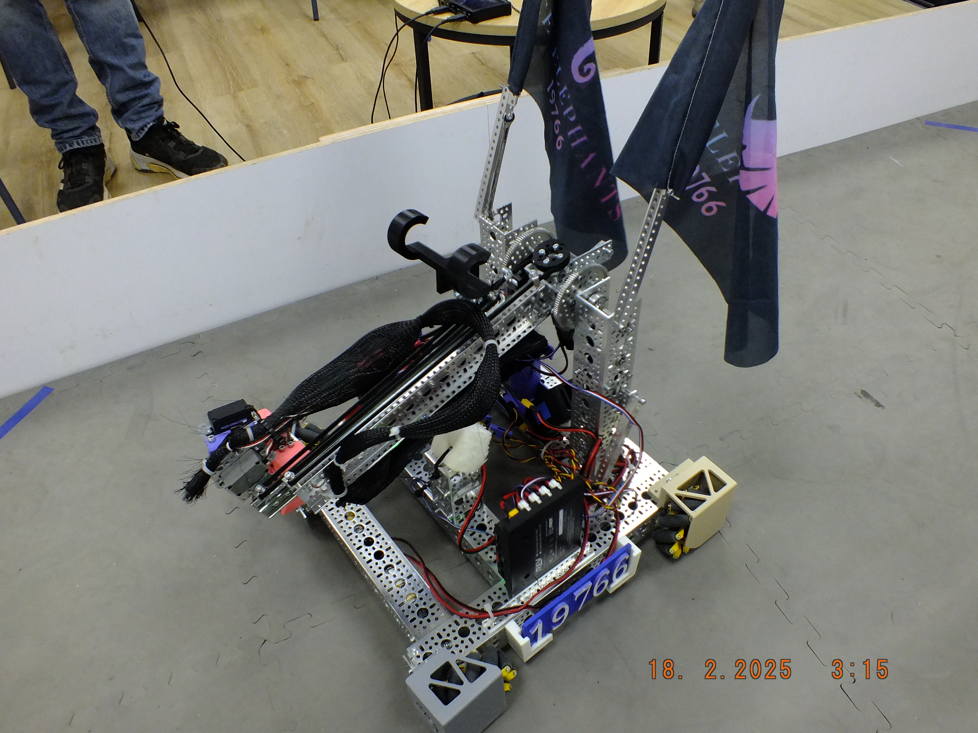 הרכבת מערכת ההנעה של הרובוט