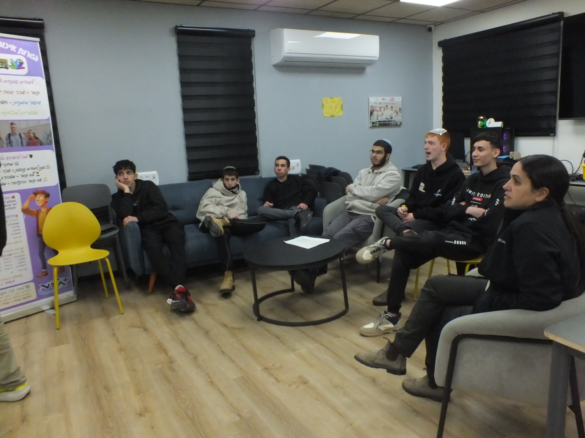 פוסט לאינסטגרם של Ace Elephants